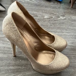 Gorgeous Gold Sparkly Aldo Shoes